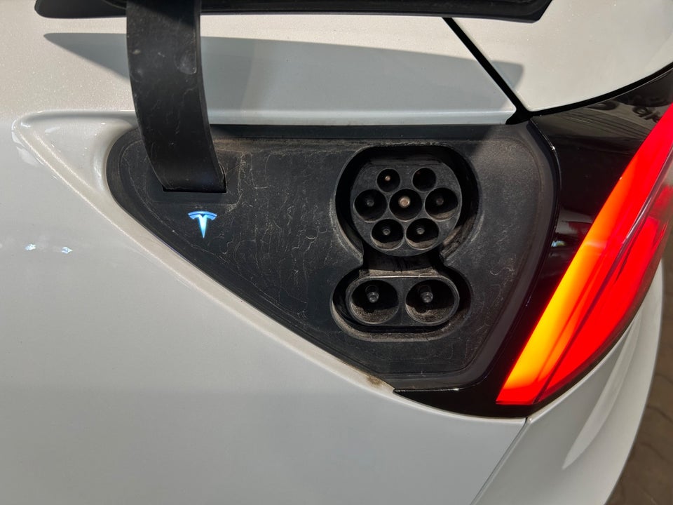Tesla Model 3 Performance AWD 4d