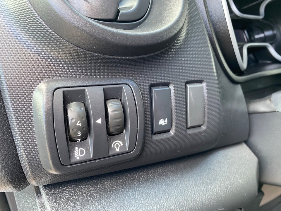 Renault Trafic T29 2,0 dCi 145 L2H1