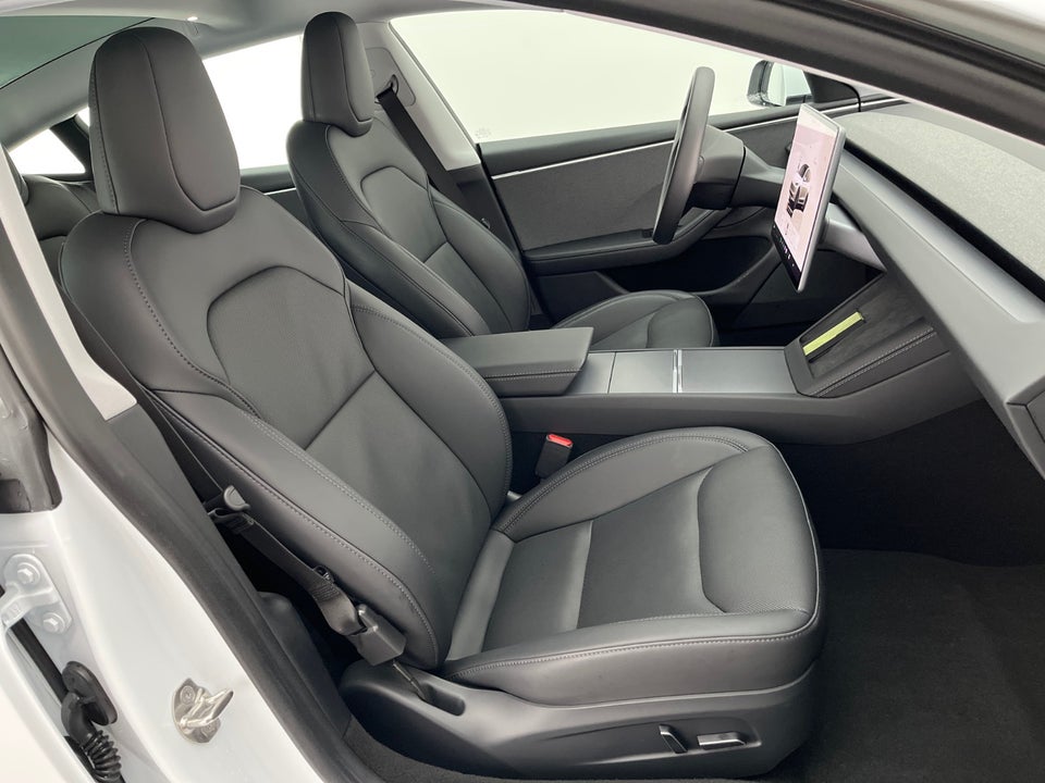 Tesla Model 3 RWD 4d