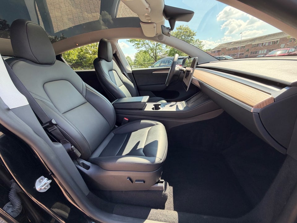 Tesla Model Y RWD 5d