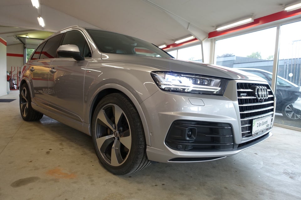 Audi Q7 3,0 TDi 272 S-line quattro Tiptr. 7prs 5d