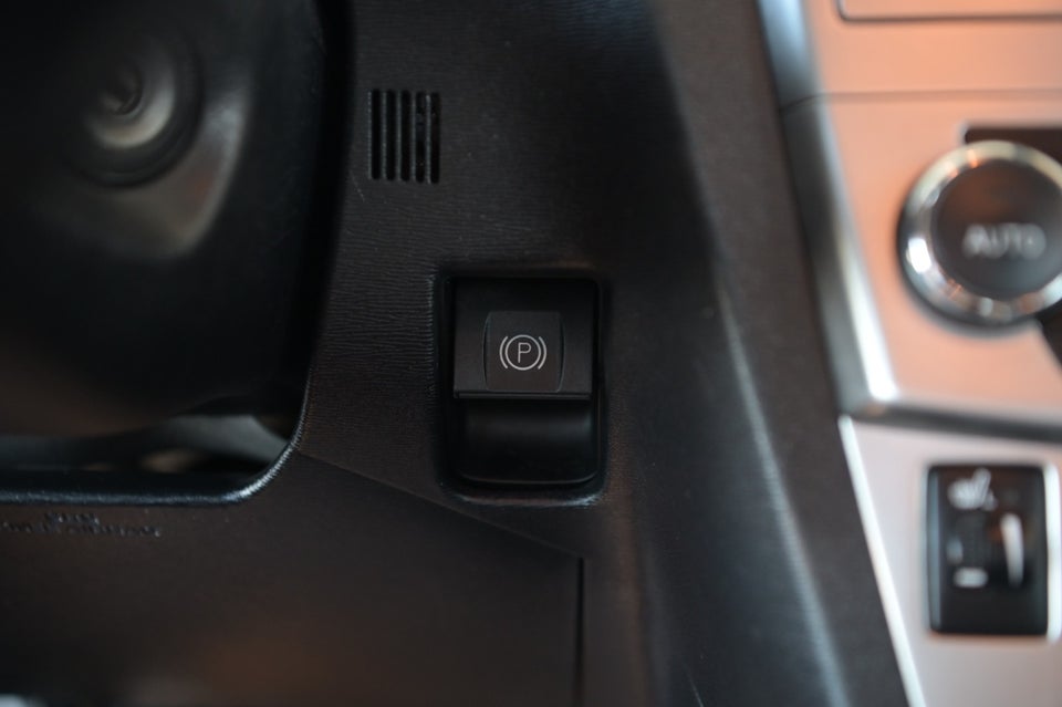 Toyota Avensis 1,8 VVT-i T2 Premium stc. 5d