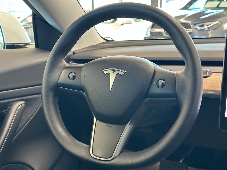 Tesla Model 3 Long Range AWD 4d