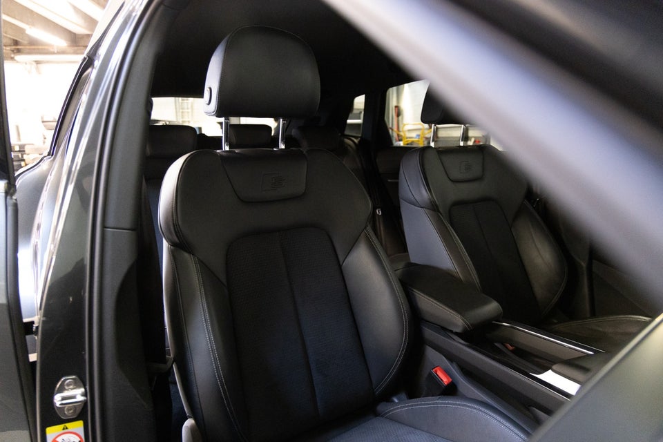 Audi e-tron 55 S-line quattro 5d