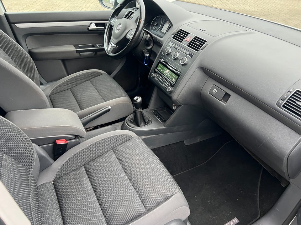 VW Touran 1,6 TDi 105 Comfortline BMT Van 5d