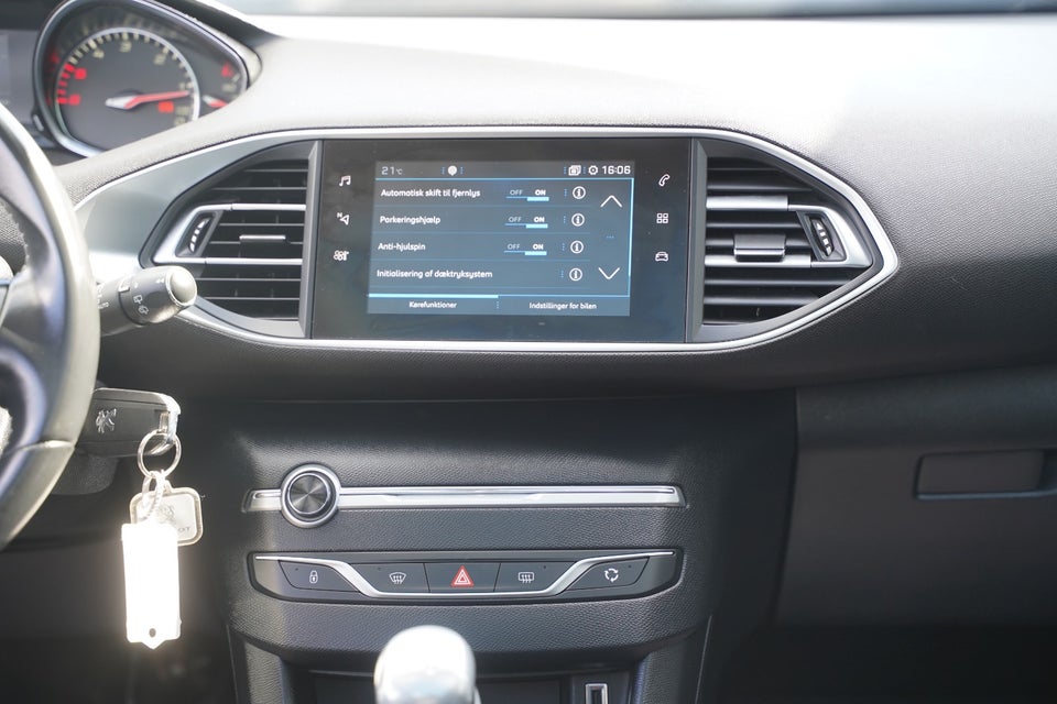Peugeot 308 1,5 BlueHDi 130 Allure+ Sky SW 5d