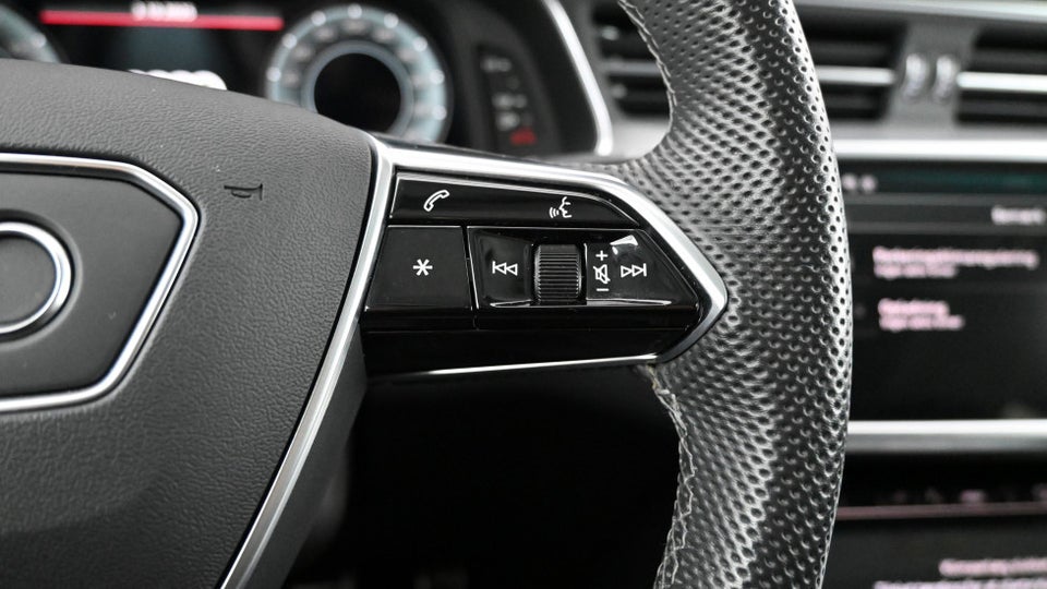 Audi A6 55 TFSi e Sport Prestige Avant quattro S-tr. 5d