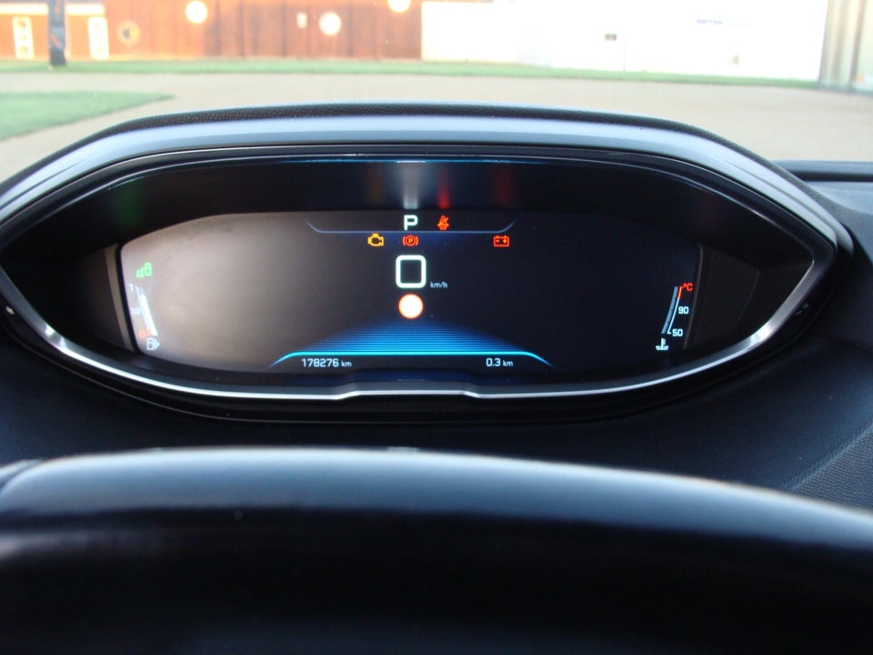 Peugeot 5008 1,6 BlueHDi 120 Allure EAT6 7prs 5d