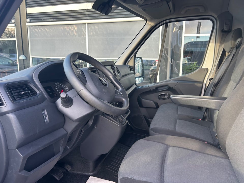 Renault Master IV T33 2,3 dCi 150 L2H2 Kassevogn