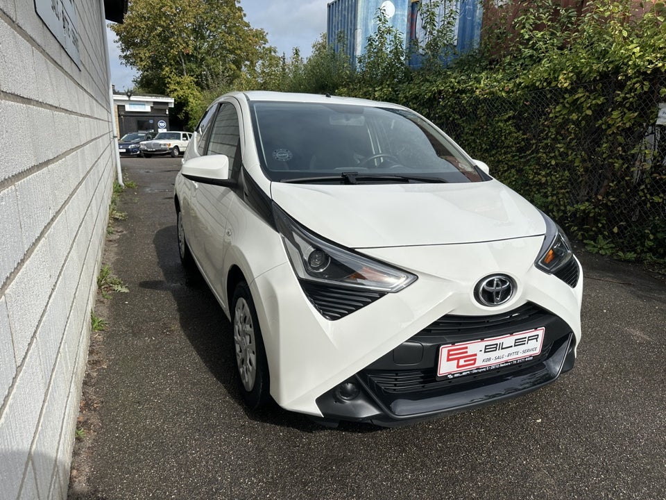 Toyota Aygo 1,0 VVT-i x-pression x-shift 5d