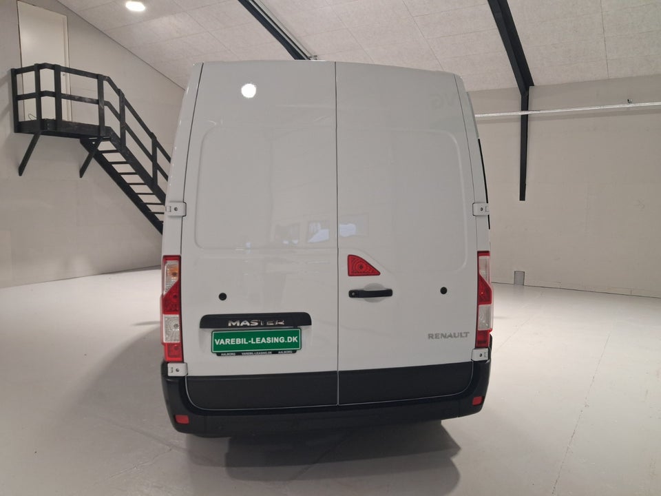 Renault Master IV T33 2,3 dCi 150 L2H2 Kassevogn