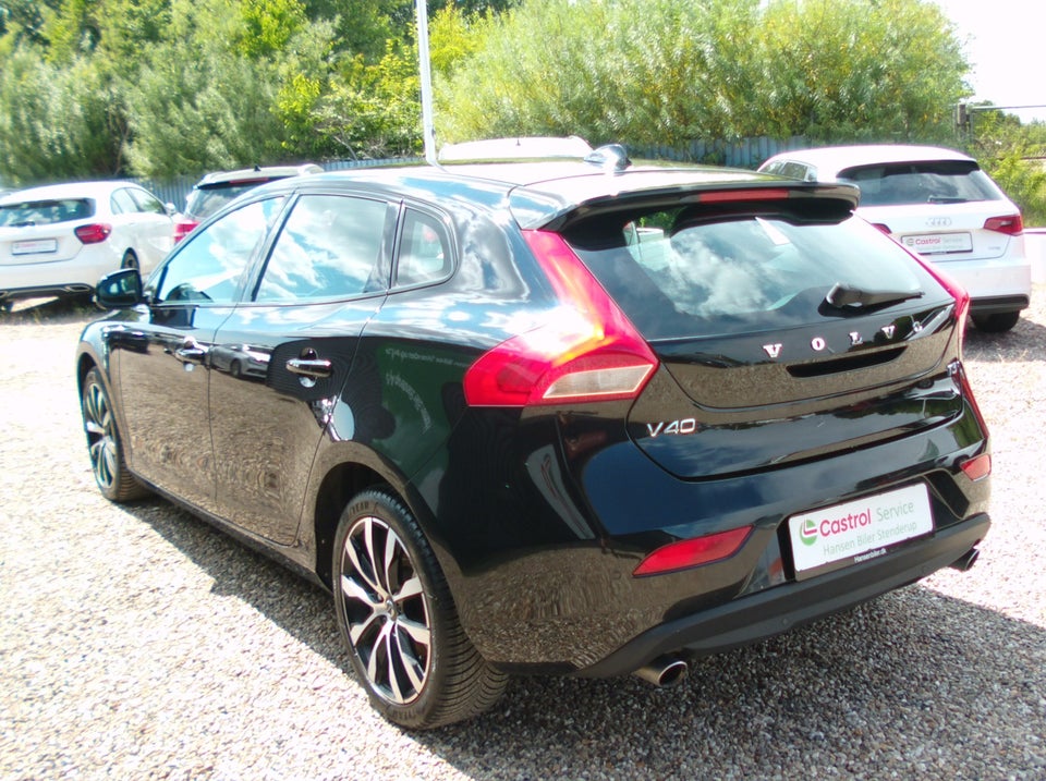 Volvo V40 1,5 T3 152 Momentum aut. 5d