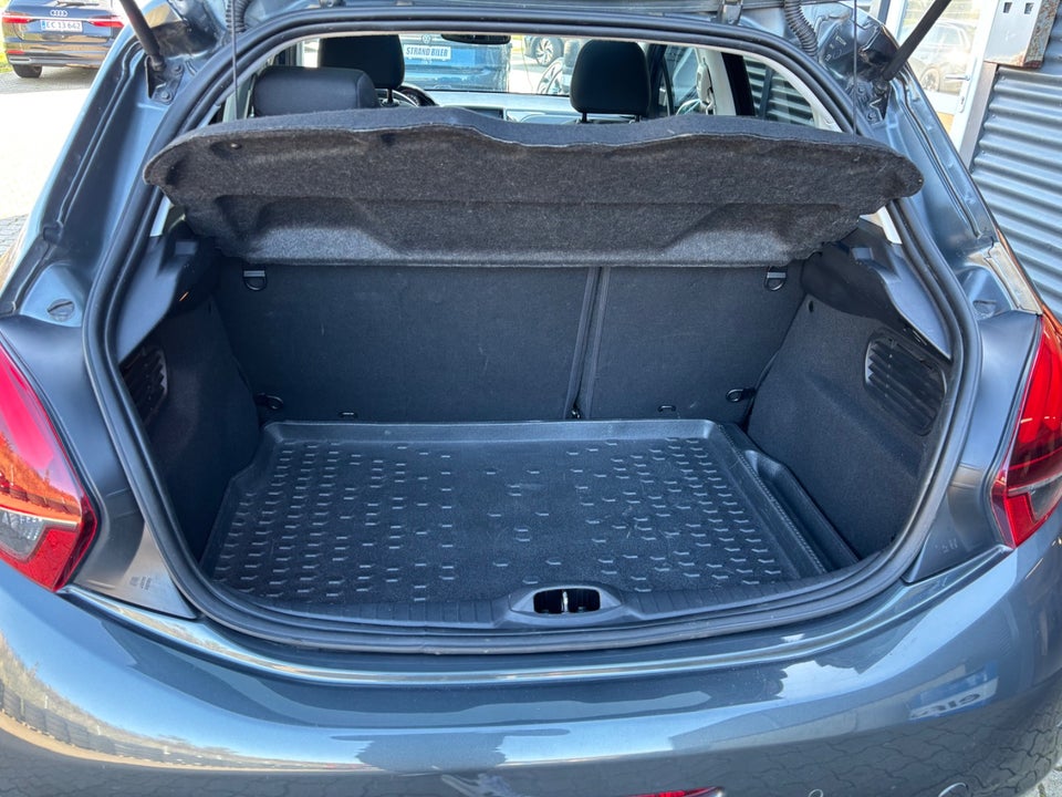 Peugeot 208 1,6 BlueHDi 100 Allure Sky 5d