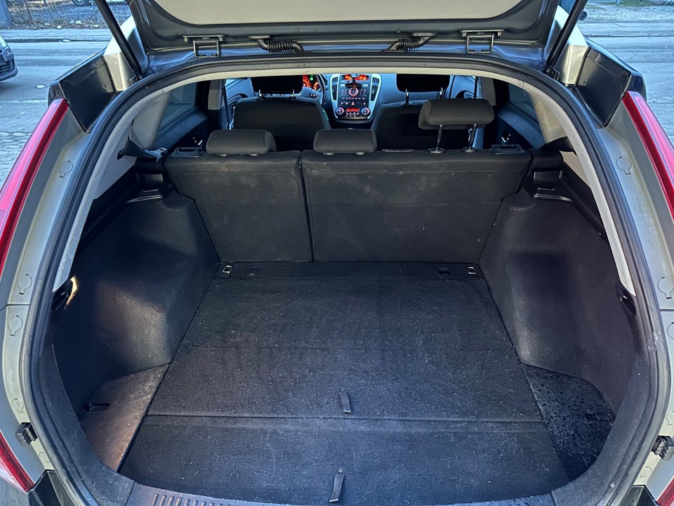 Kia Ceed 1,6 CVVT Exclusive Fashion SW 5d