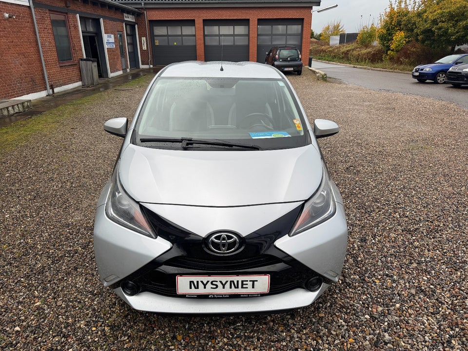 Toyota Aygo 1,0 VVT-i x-play 5d