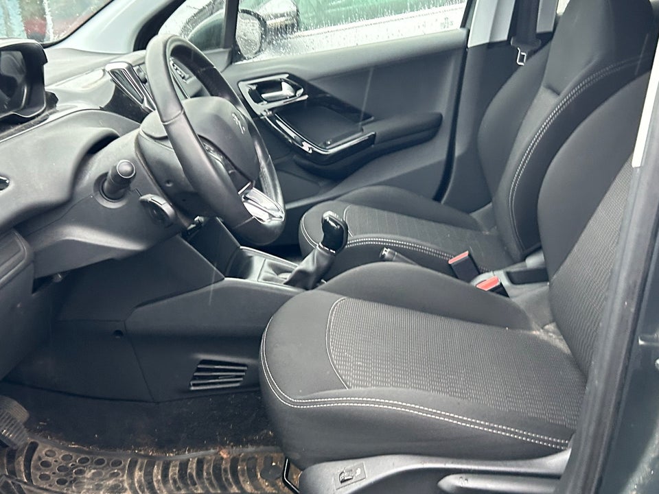 Peugeot 208 1,6 BlueHDi 100 Envy 5d