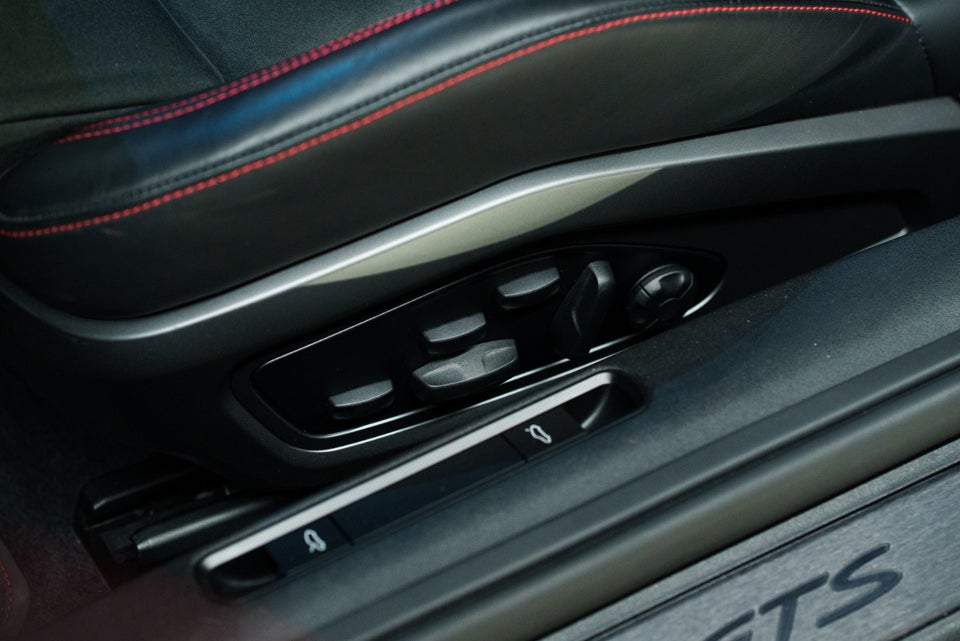 Porsche 911 Targa 4 GTS 3,0 2d