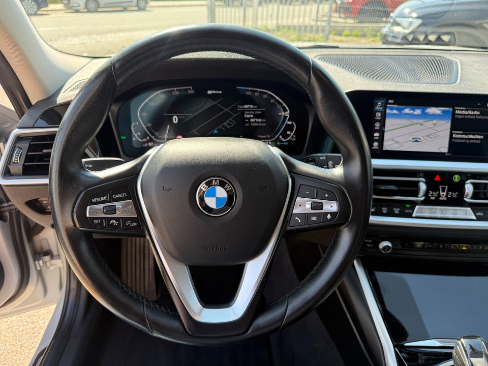 BMW 330e 2,0 Touring Sport Line aut. 5d