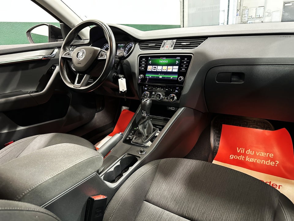 Skoda Octavia 2,0 TDi 150 Celebration Combi DSG 5d