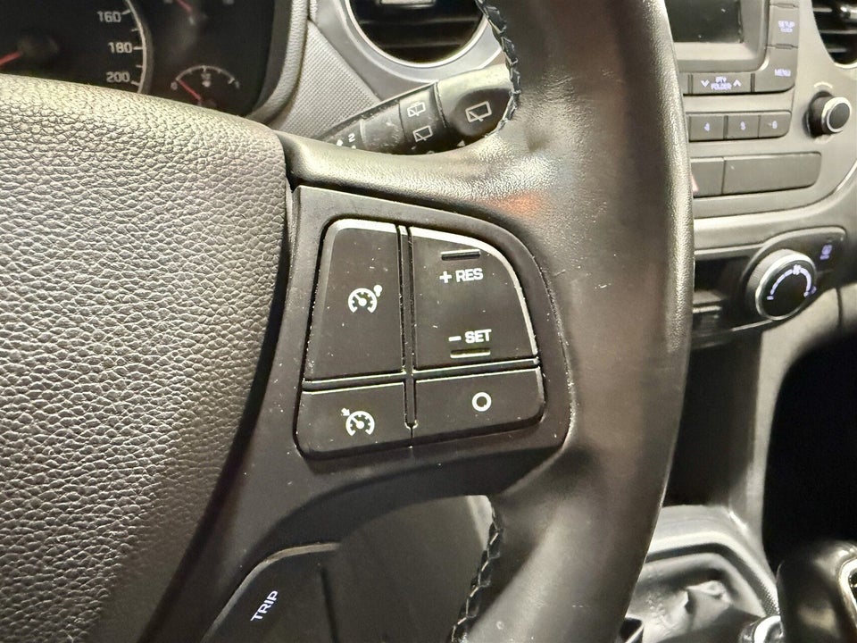 Hyundai i10 1,0 EM-Edition Eco 5d