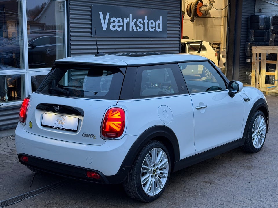 MINI Cooper SE Maximise 3d