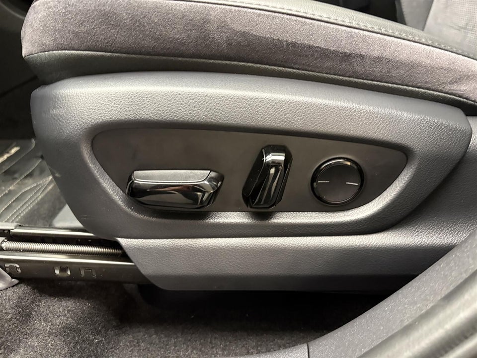 Lexus RZ300e Luxury 5d