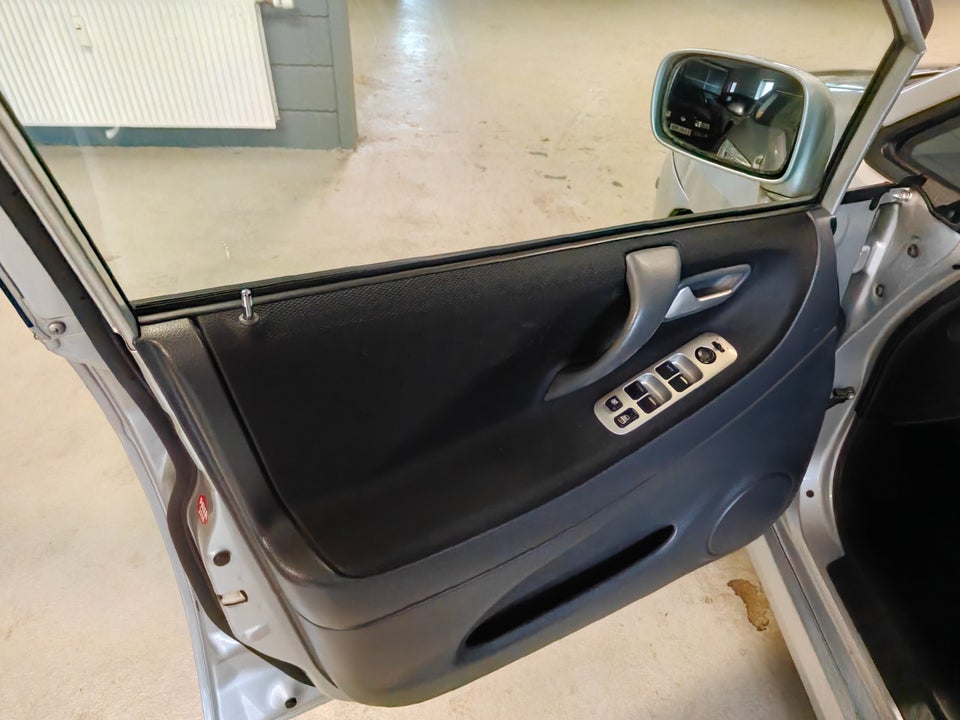 Suzuki Liana 1,6 GL 5d