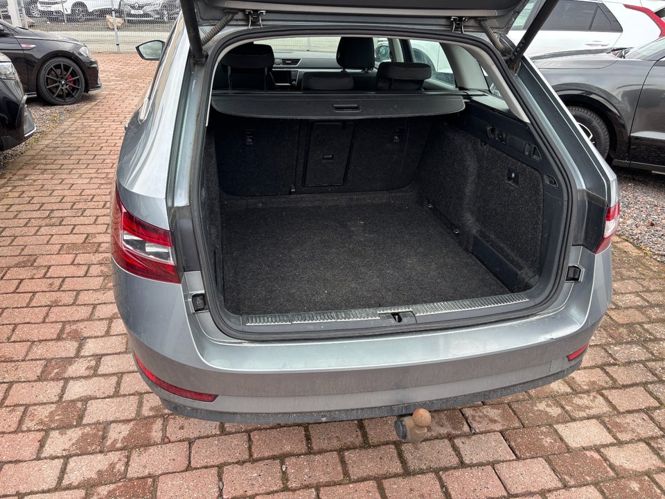 Skoda Superb 2,0 TDi 190 Style Combi DSG 5d