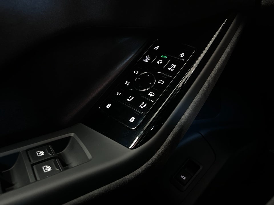 Audi SQ6 e-tron quattro 5d