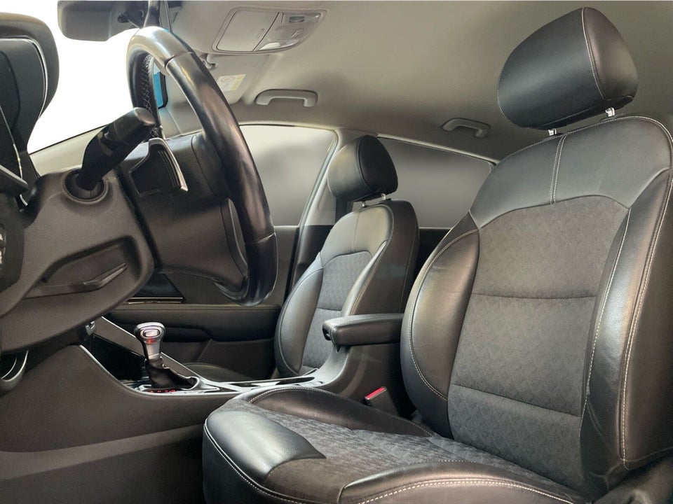 Kia Niro 1,6 PHEV Advance DCT 5d