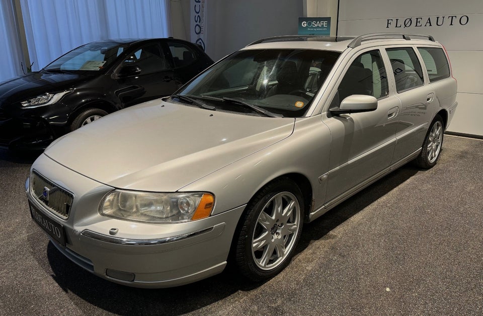 Volvo V70 2,4 D5 185 Summum aut. 5d