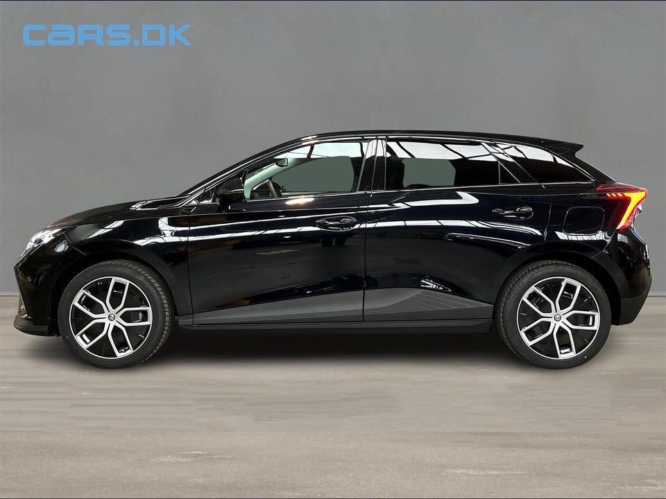 MG 4 64 Luxury 5d