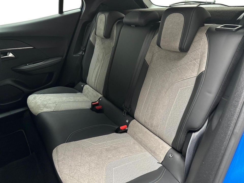 Peugeot e-2008 50 GT Pack 5d
