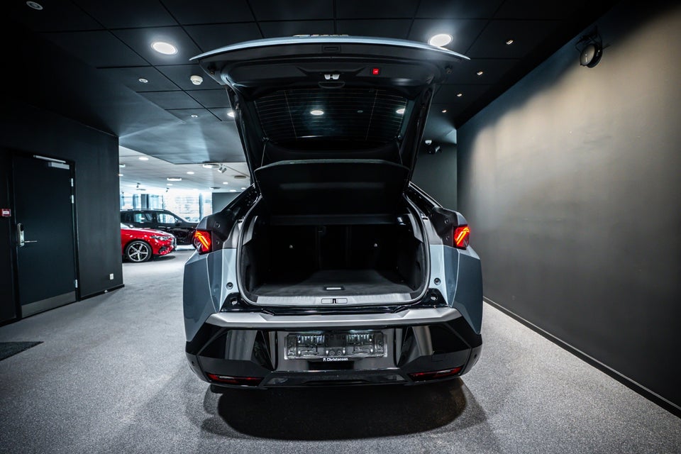 Peugeot e-3008 77 GT 5d