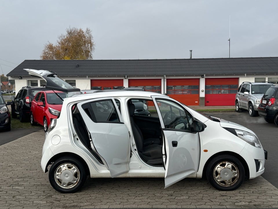 Chevrolet Spark 1,0 LE 5d