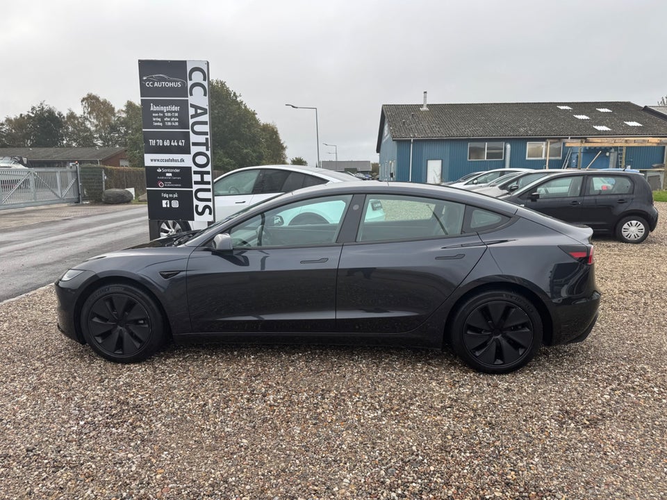 Tesla Model 3 RWD 4d
