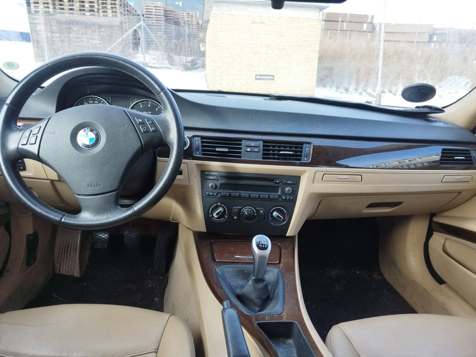 BMW 325i 3,0 Touring 5d
