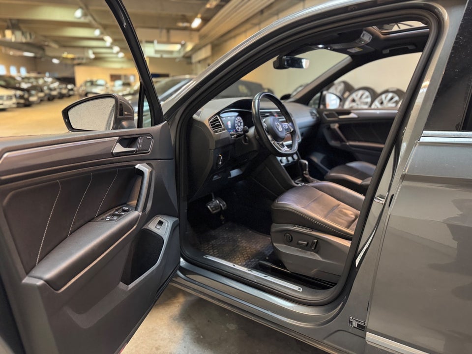 VW Tiguan 2,0 TDi 240 R-line DSG 4Motion 5d