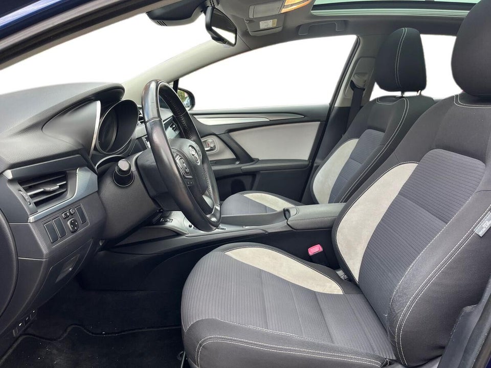 Toyota Avensis 1,8 VVT-i T2 Premium Touring Sports MDS 5d