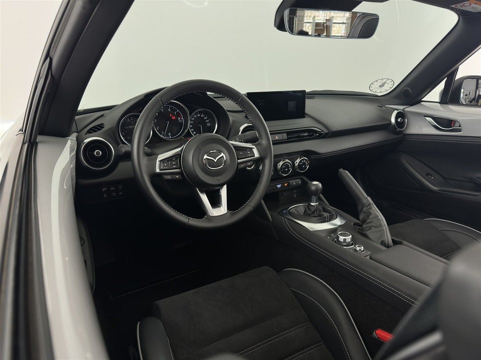 Mazda MX-5 1,5 SkyActiv-G 132 Roadster Homura 2d