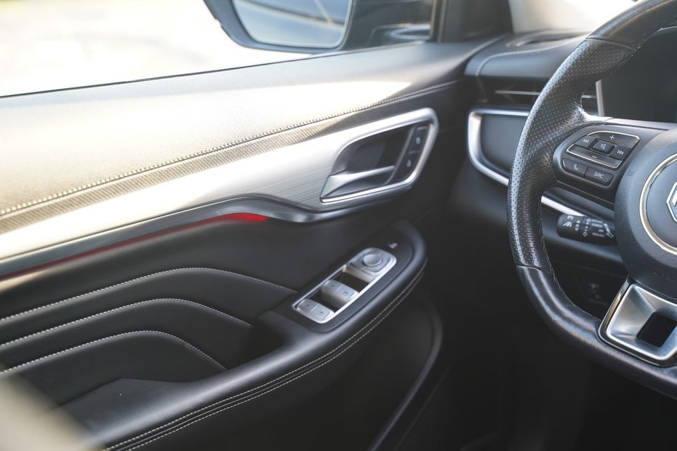 MG Marvel R Luxury 5d