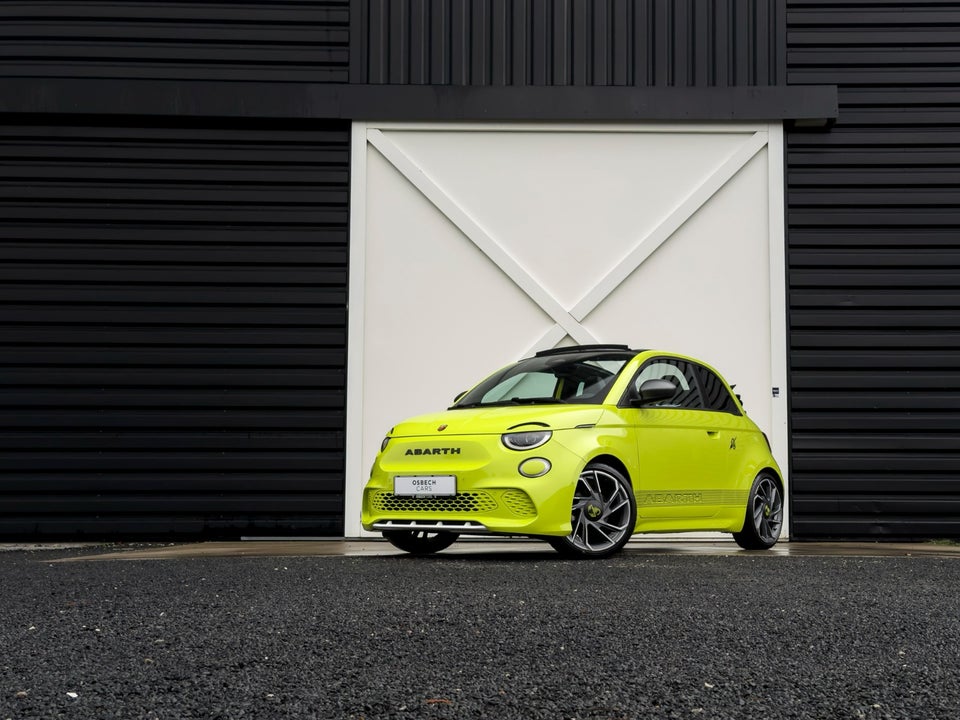 Abarth 500e Scorpionissima Cabrio 2d