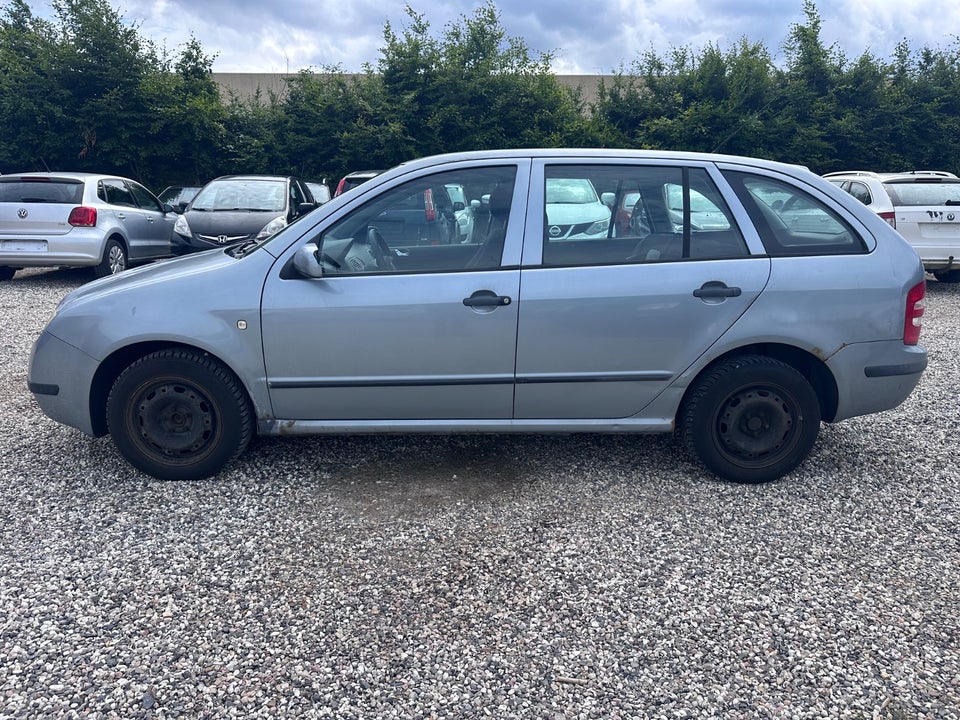 Skoda Fabia 1,4 16V 75 Ambiente Combi 5d