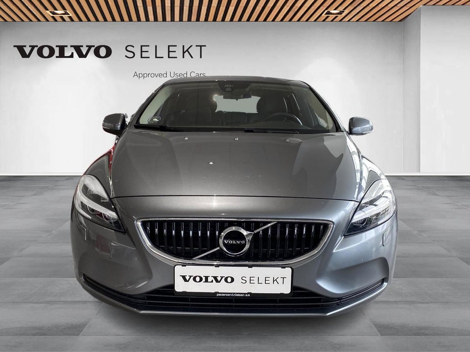 Volvo V40 1,5 T3 152 Momentum aut. 5d
