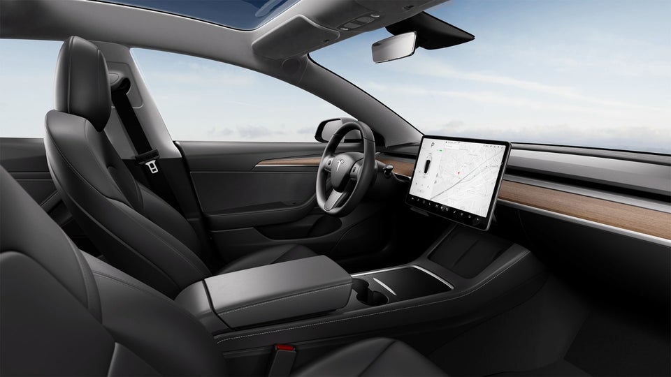 Tesla Model 3 Standard Range+ RWD 4d