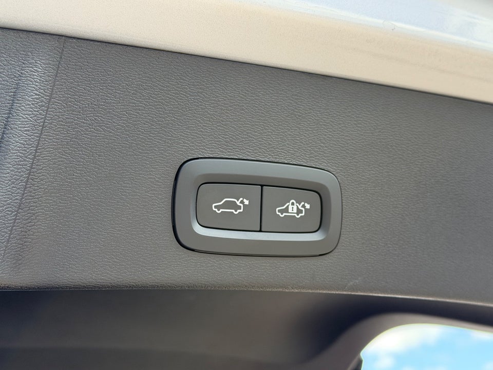 Volvo XC40 ReCharge Extended Range Ultimate 5d