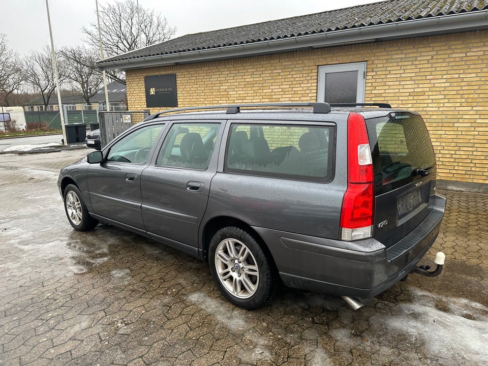 Volvo V70 2,4 140 Momentum 5d