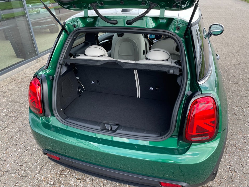 MINI Cooper SE Classic Trim 3d