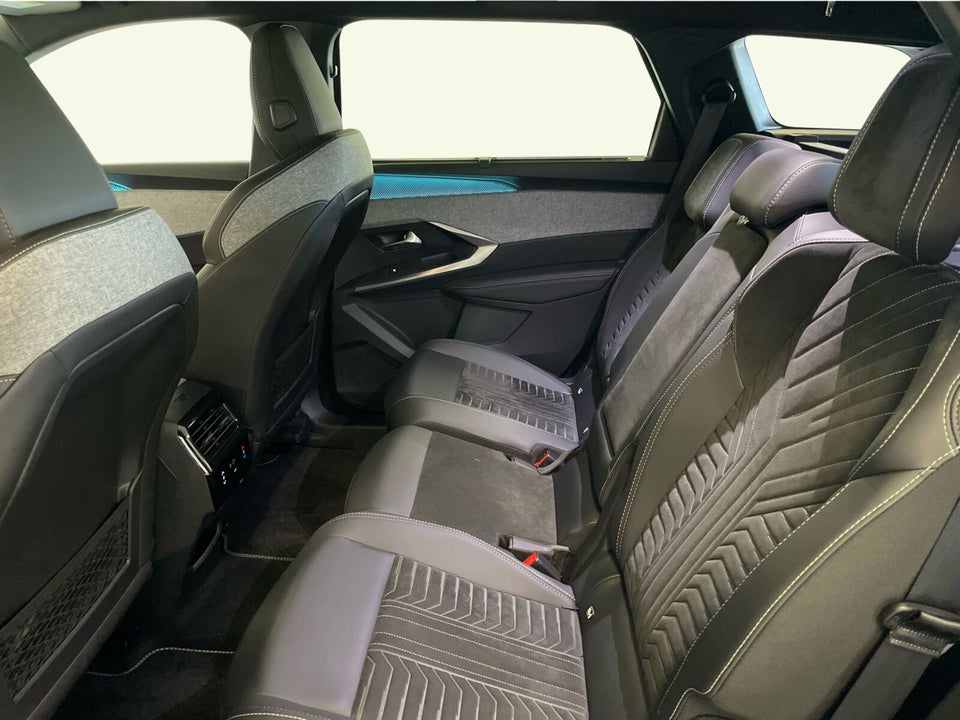 Peugeot e-5008 77 GT Pack 7prs 5d