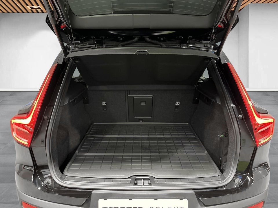 Volvo XC40 ReCharge Extended Range Plus 5d